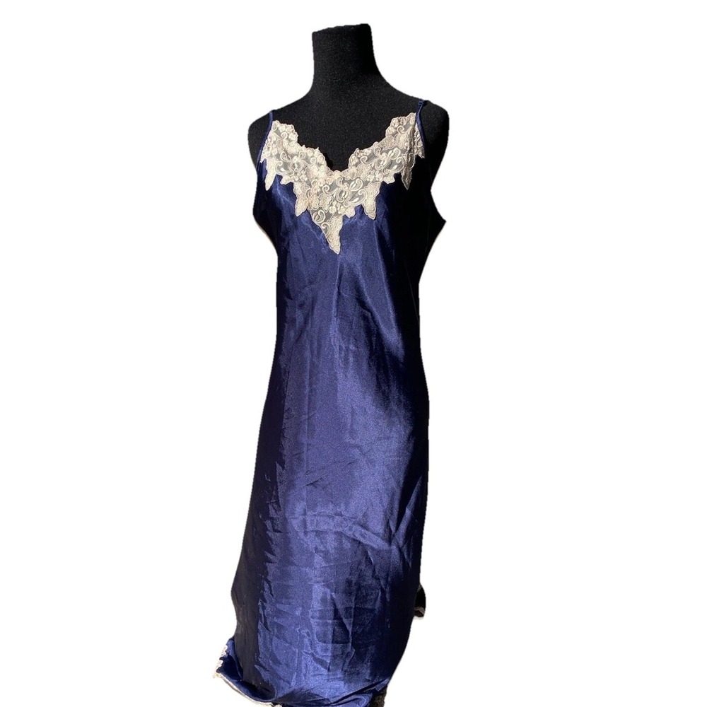 Jaclyn Smith VTG Satin Nightgown M Blue Lingerie Lace Trim Elegant Feminine Slip